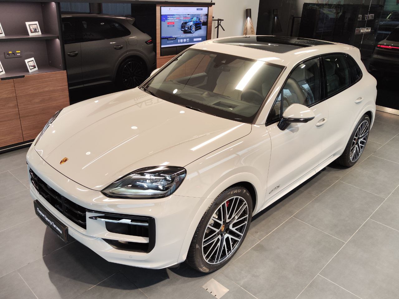 Porsche Cayenne GTS 4.0 AT 4WD (500 л.с.)