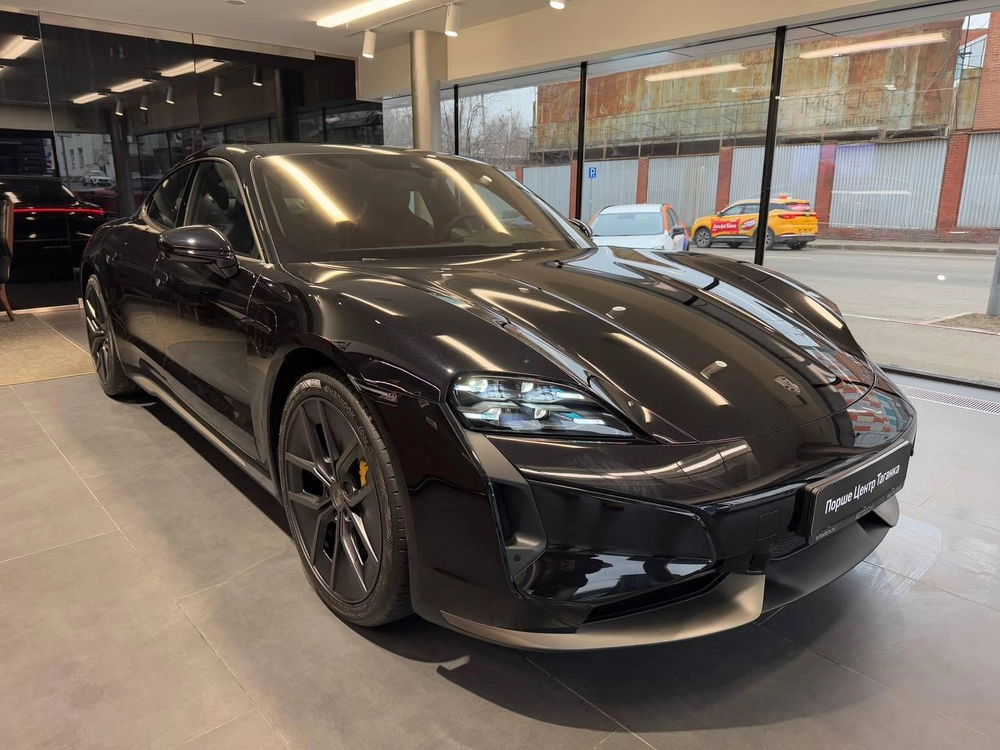 Porsche Taycan Turbo S Electro AT 4WD (700 кВт)
