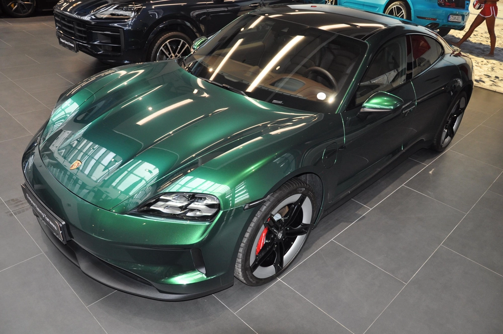 Porsche Taycan 4S Electro AT 4WD (400 кВт)