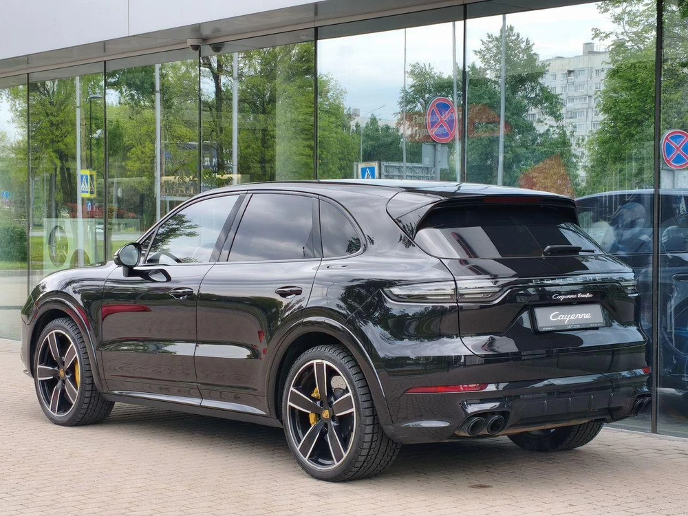 Porsche Cayenne Turbo 4.0 AT 4WD (550 л.с.)