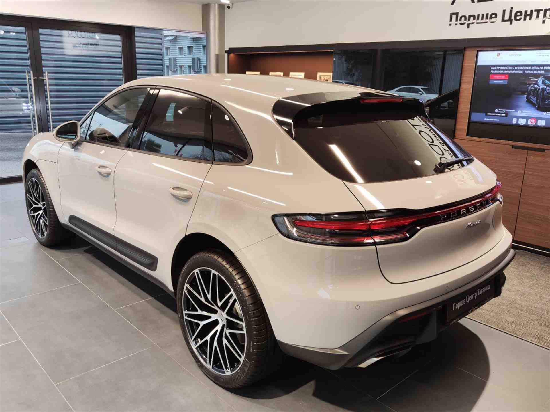 Porsche Macan 2.0 AMT 4WD (265 л.с.)