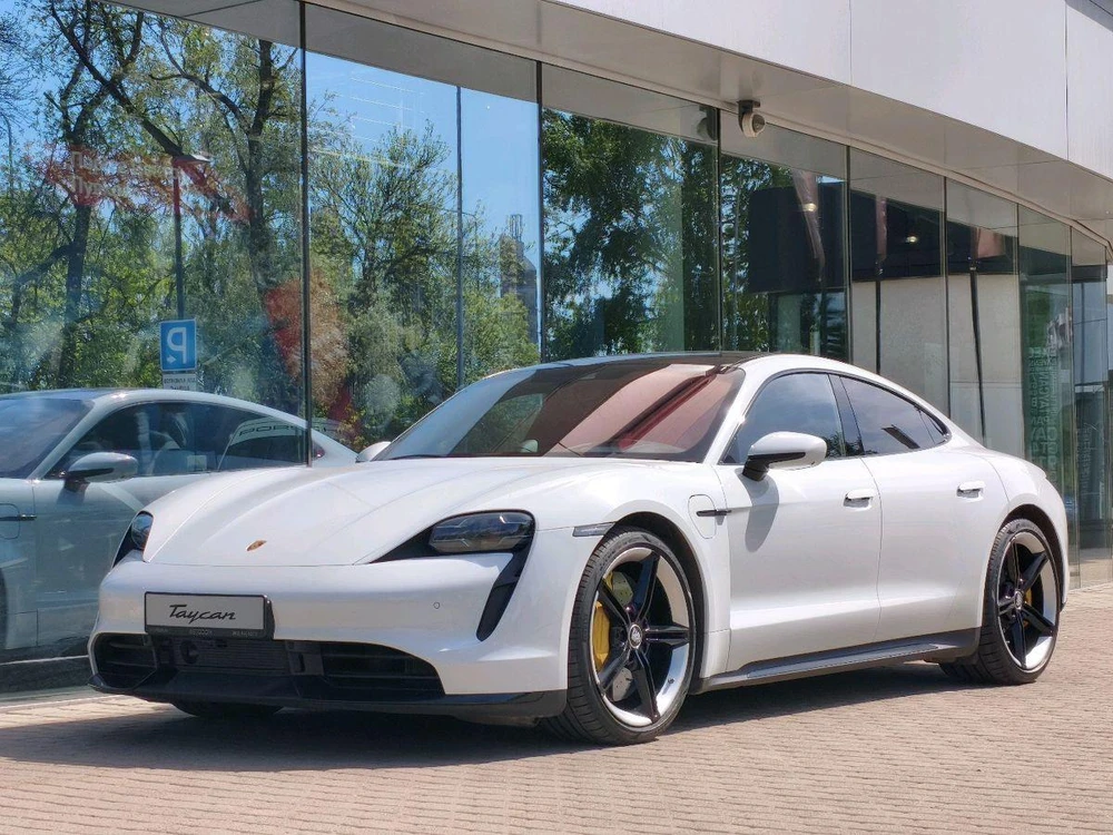 Porsche Taycan Turbo Electro AT 4WD (500 кВт)