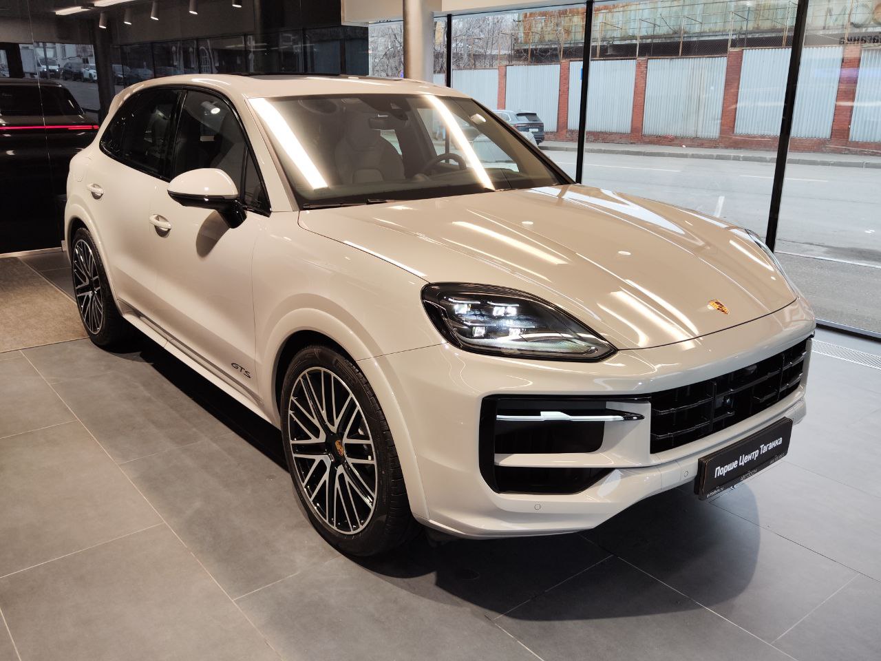 Porsche Cayenne GTS 4.0 AT 4WD (500 л.с.)