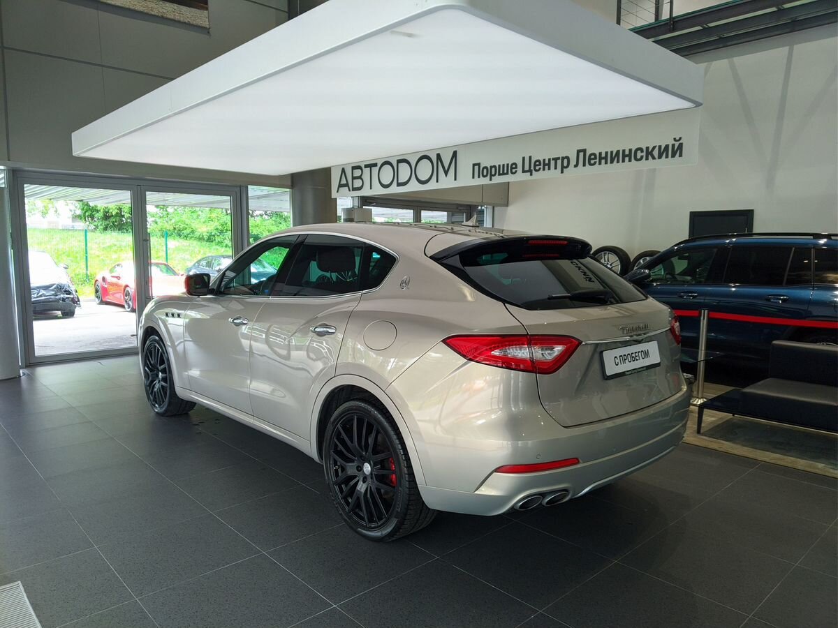 Maserati Levante Base 3.0d V6 AT 4WD (275 л.с.)