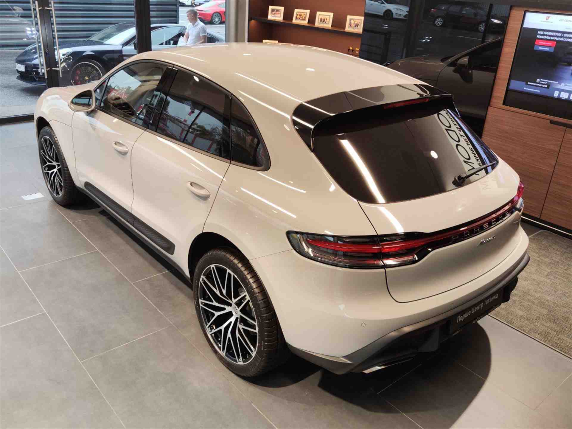 Porsche Macan 2.0 AMT 4WD (265 л.с.)