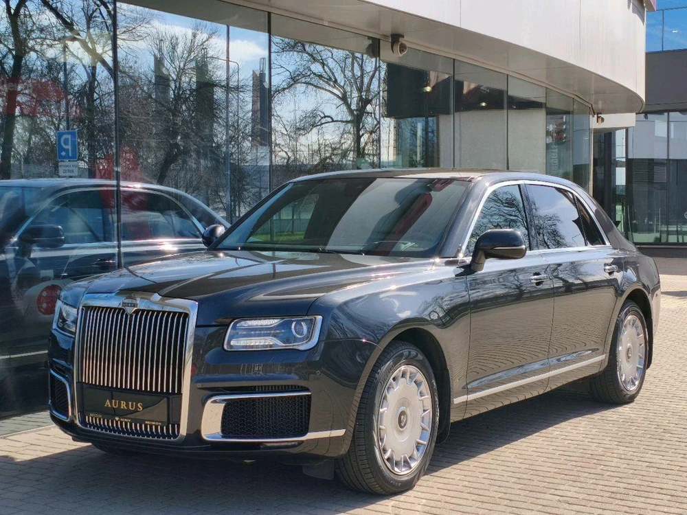 AURUS Senat Individual 4.4hyb AT 4WD (598 л.с.)