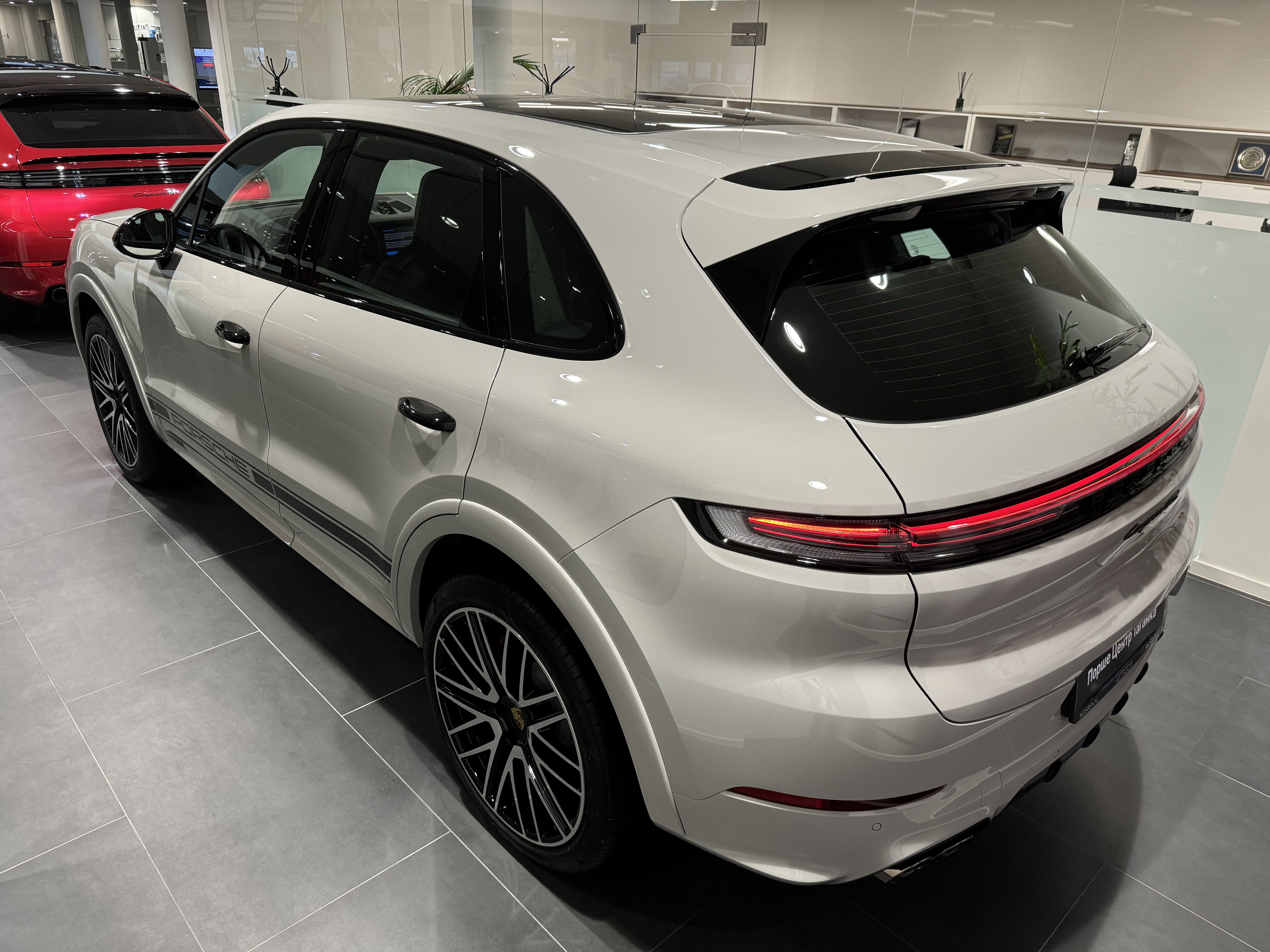 Porsche Cayenne GTS 4.0 AT 4WD (500 л.с.)