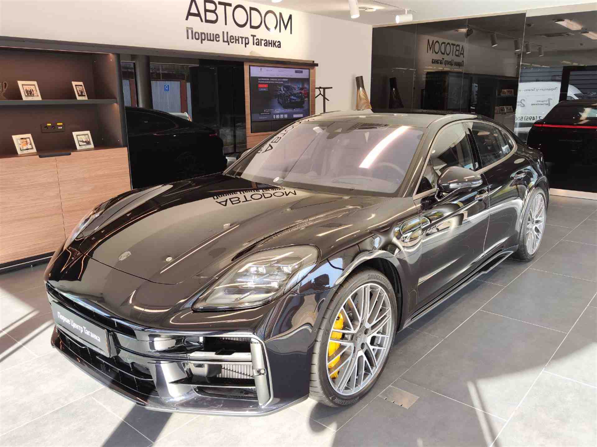 Porsche Panamera Turbo E-Hybrid 4.0hyb AMT 4WD (680 л.с.)