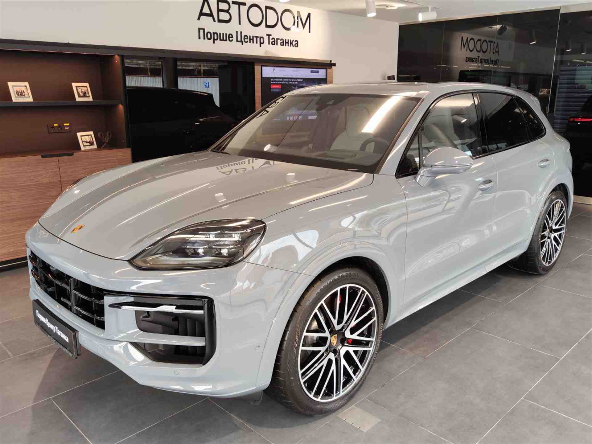 Porsche Cayenne S 4.0 AT 4WD (474 л.с.)