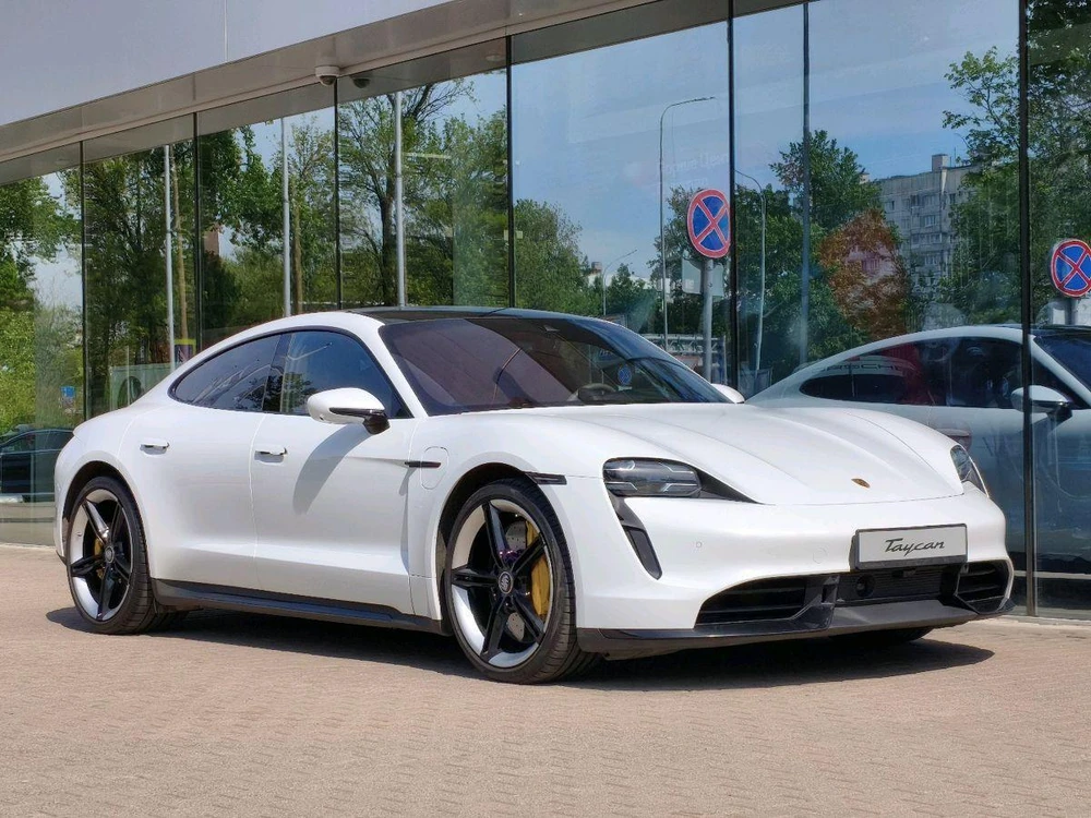 Porsche Taycan Turbo Electro AT 4WD (500 кВт)