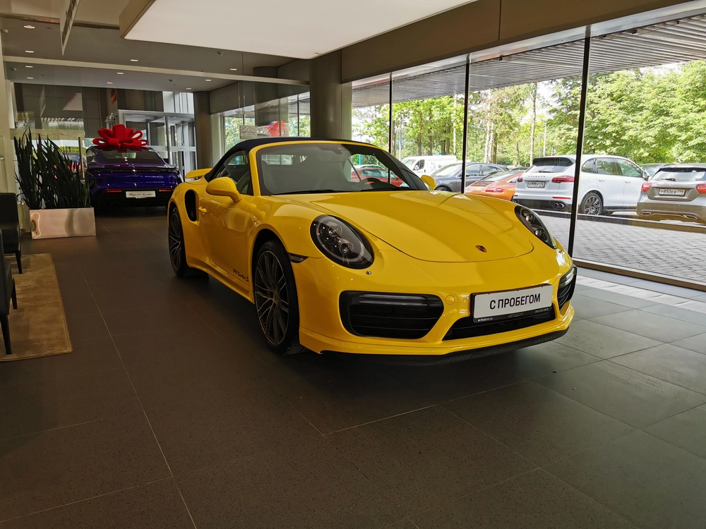 Porsche 911 Turbo S 3.8 AMT 4WD (580 л.с.)