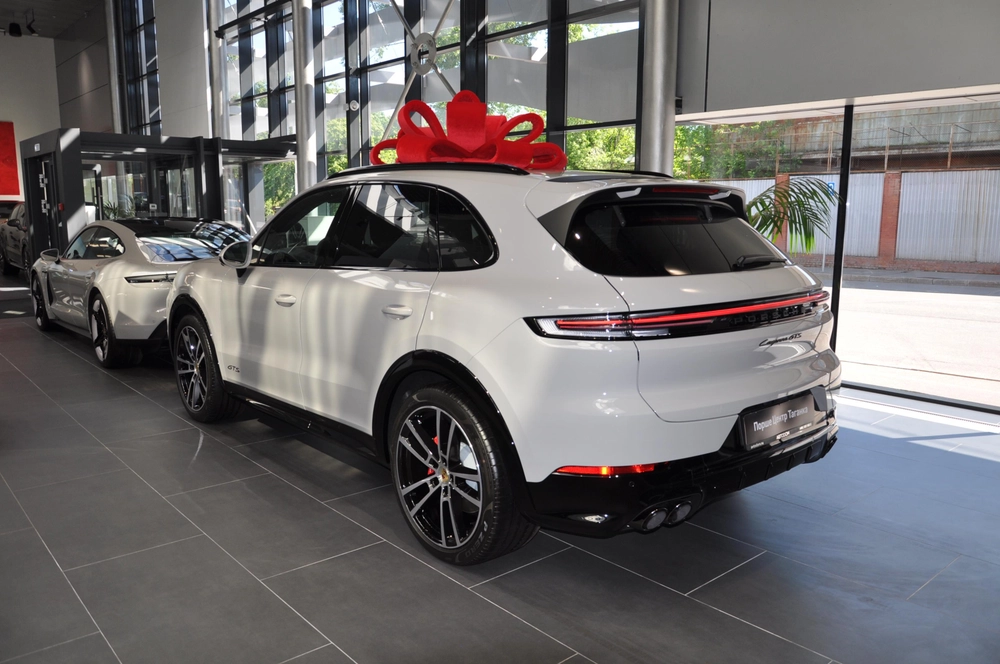 Porsche Cayenne GTS 4.0 AT 4WD (500 л.с.)