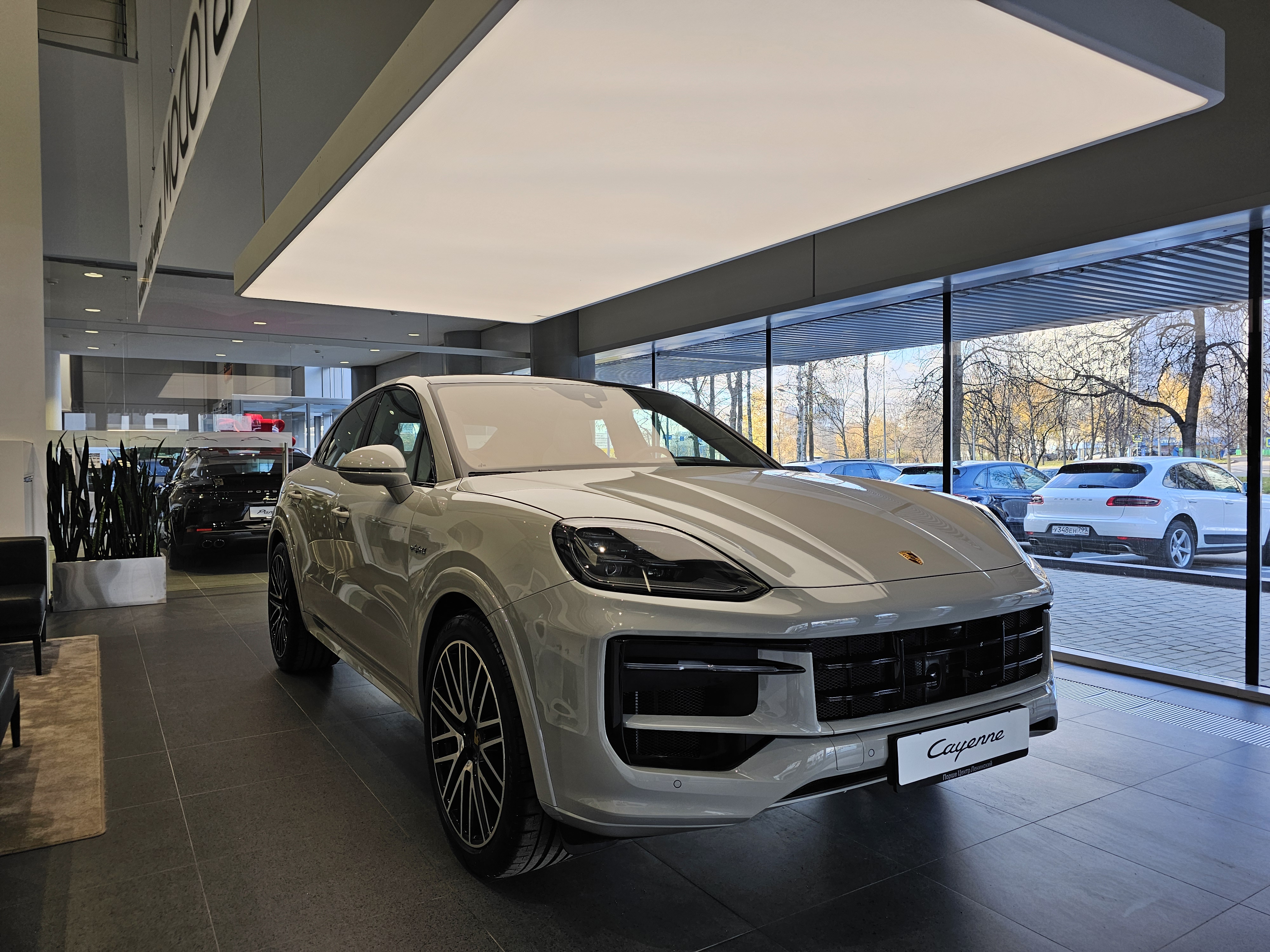 Porsche Cayenne E-Hybrid Coupé 3.0hyb AT 4WD (470 л.с.)