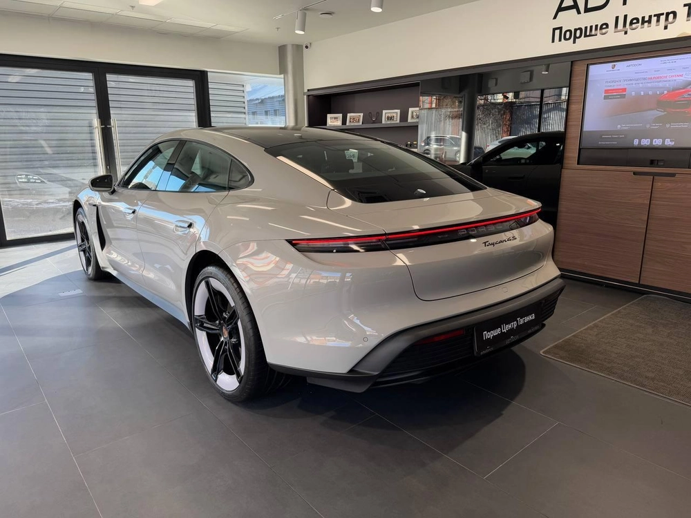 Porsche Taycan 4S Electro AT 4WD (400 кВт)