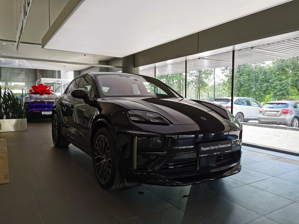 Porsche Macan Turbo Electric Turbo 96 kWh Electro AT 4WD (470 кВт)