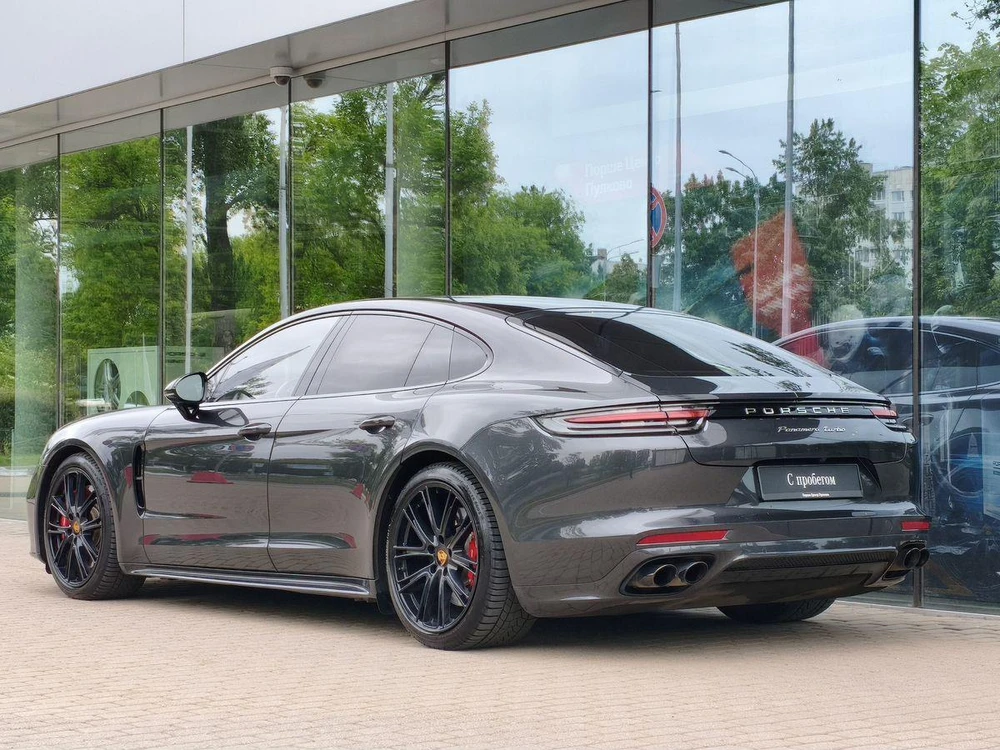 Porsche Panamera Turbo 4.0 AMT 4WD (550 л.с.)