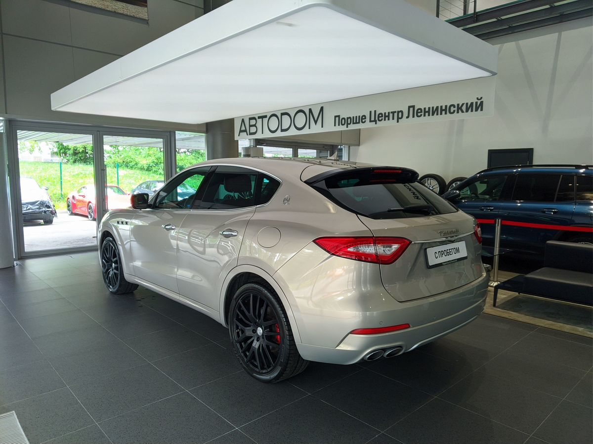 Maserati Levante Base 3.0d V6 AT 4WD (275 л.с.)