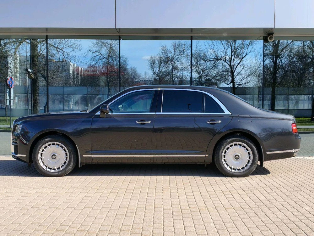 AURUS Senat Individual 4.4hyb AT 4WD (598 л.с.)