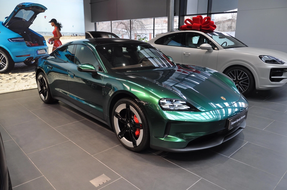Porsche Taycan 4S Electro AT 4WD (400 кВт)