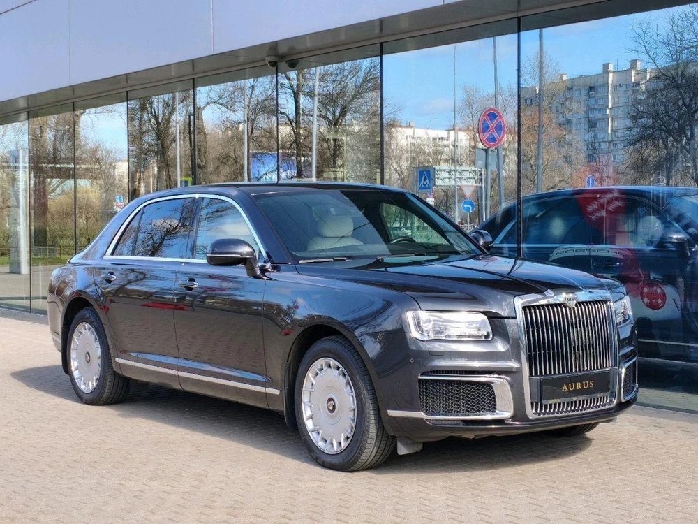 AURUS Senat Individual 4.4hyb AT 4WD (598 л.с.)