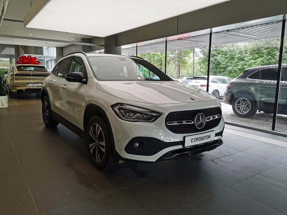 Mercedes-Benz GLA Progressive 200 1.3 AMT (150 л.с.)