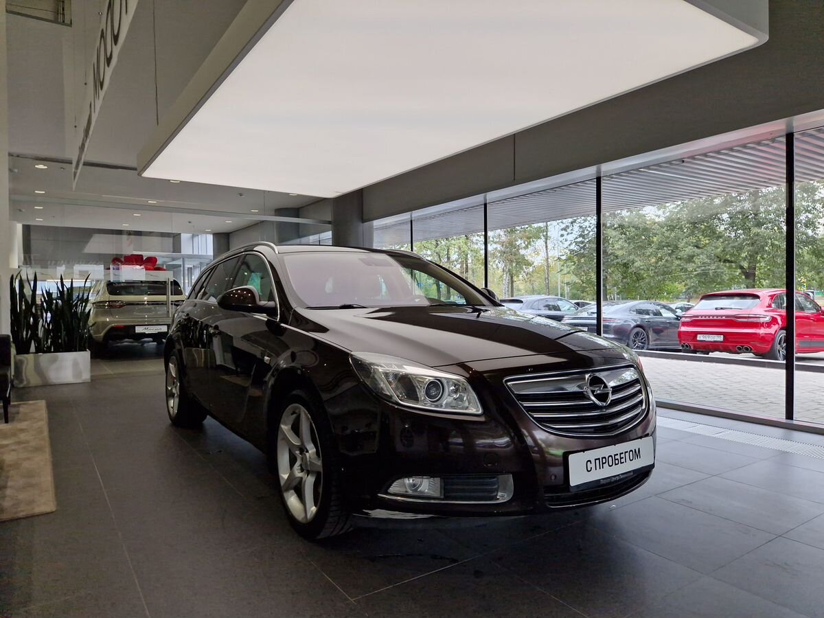 Opel Insignia Cosmo 2.0 AT 4WD (249 л.с.)