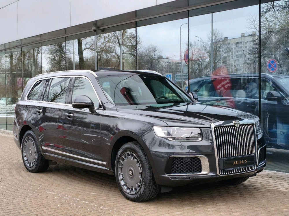 AURUS Komendant Individual 4.4hyb AT 4WD (598 л.с)