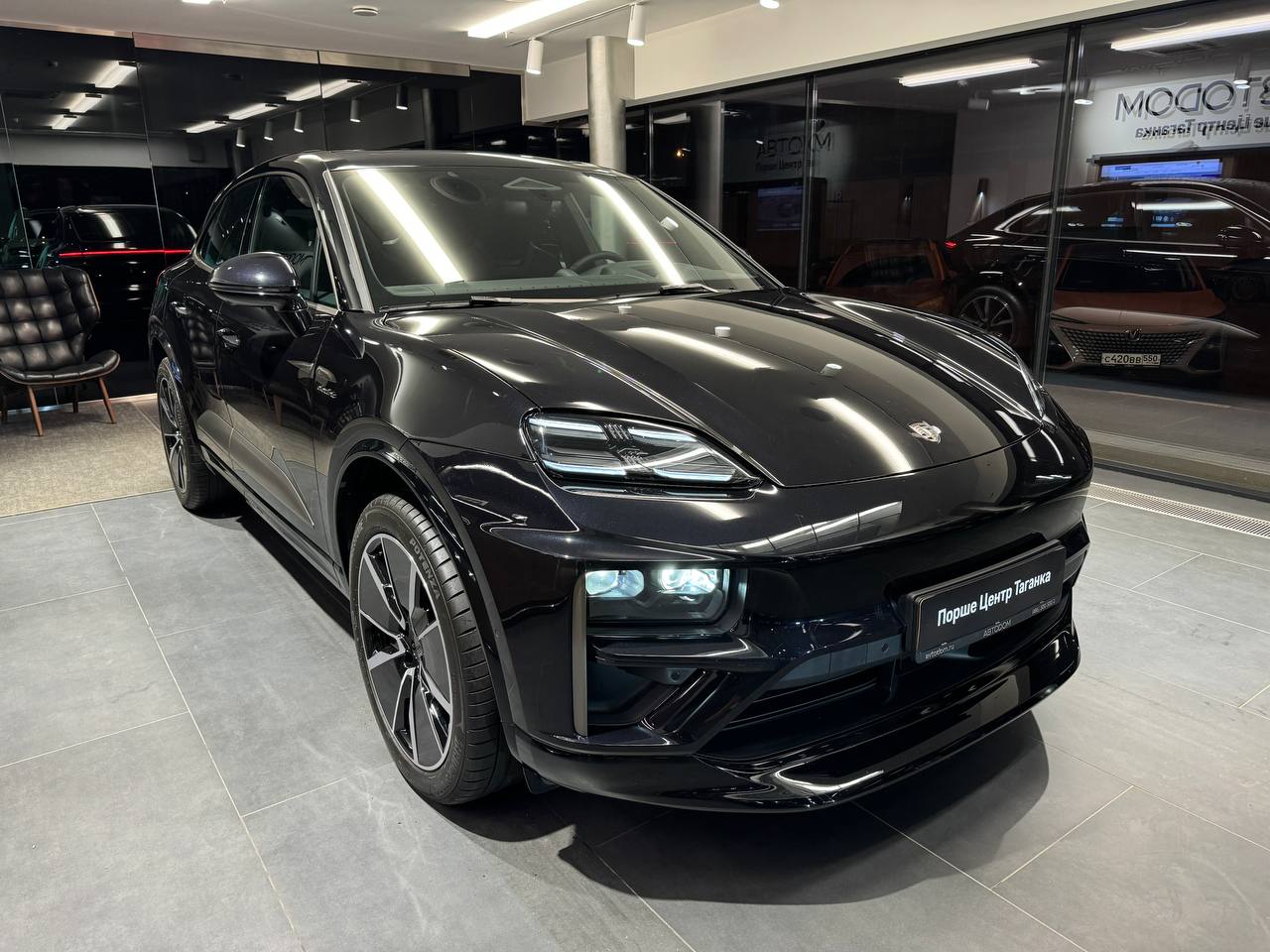 Porsche Macan Turbo Electric Turbo 96 kWh Electro AT 4WD (470 кВт)