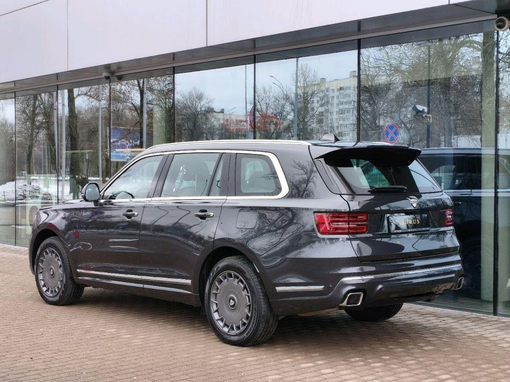 AURUS Komendant Individual 4.4hyb AT 4WD (598 л.с)