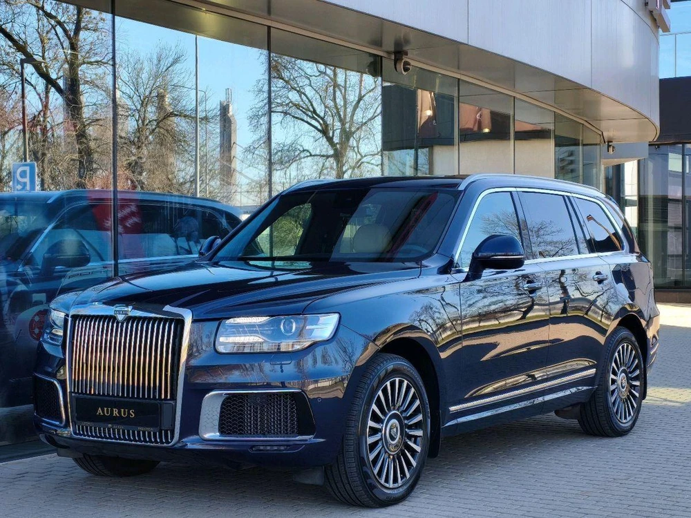 AURUS Komendant Individual 4.4hyb AT 4WD (598 л.с)