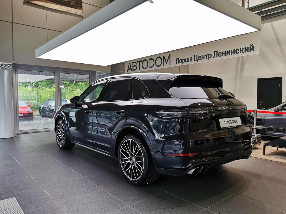 Porsche Cayenne Turbo 4.0 AT 4WD (550 л.с.)